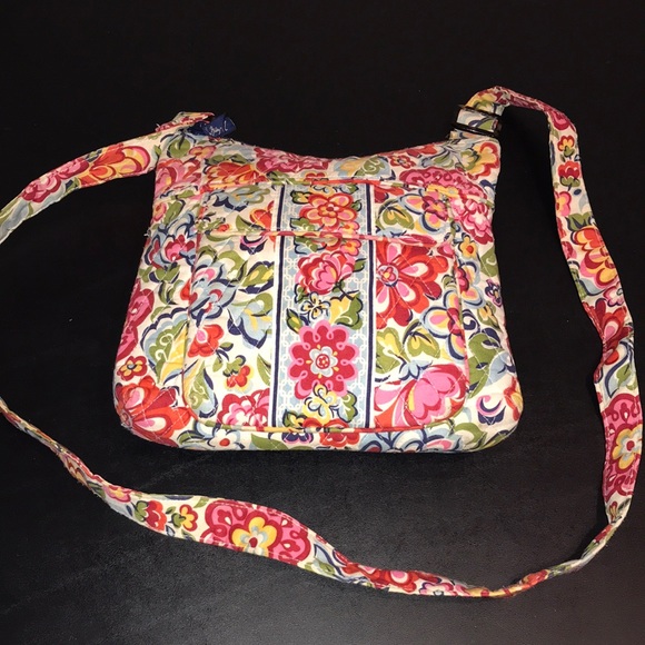 Vera Bradley Handbags - Vera Bradley crossbody floral purse